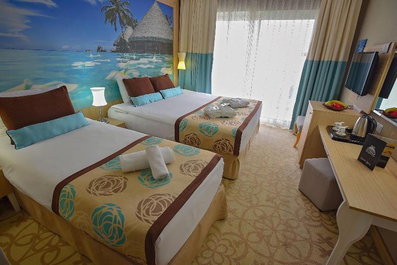 Hotel Izgrev Spa & Aqua Park image