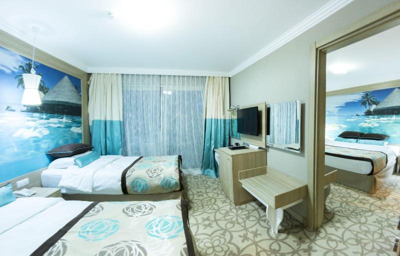 Hotel Izgrev Spa & Aqua Park image