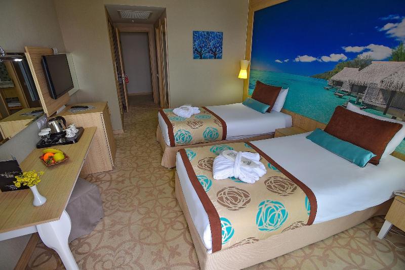 Hotel Izgrev Spa & Aqua Park image