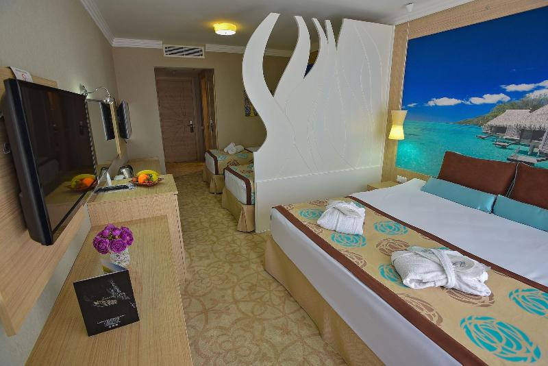 Hotel Izgrev Spa & Aqua Park image