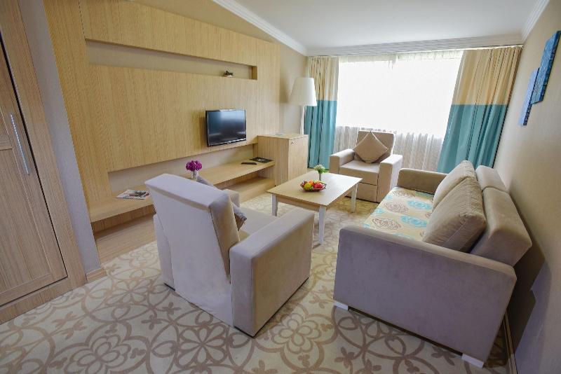 Hotel Izgrev Spa & Aqua Park image