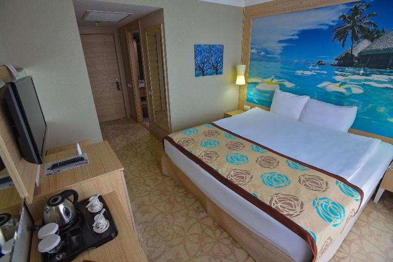 Hotel Izgrev Spa & Aqua Park image