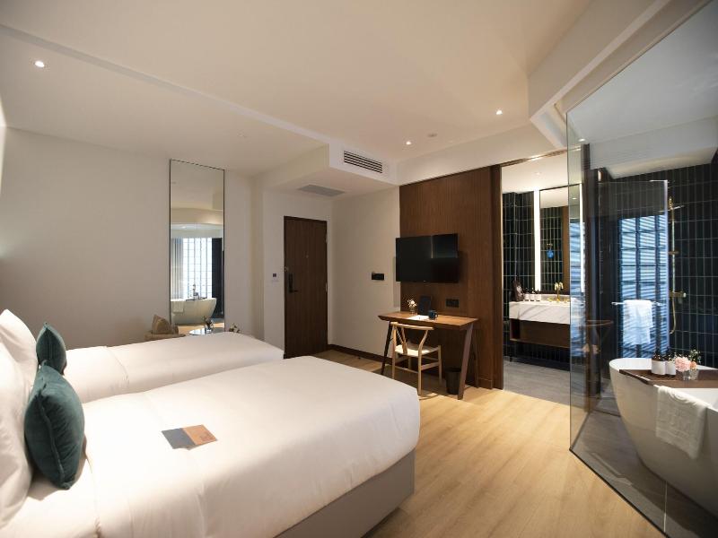The LUMA Hotel image