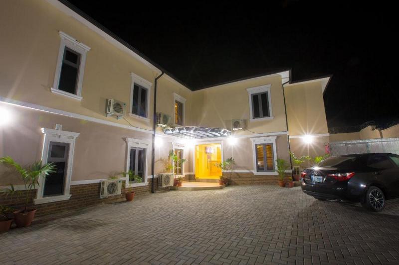 Ivana Suites Apartments