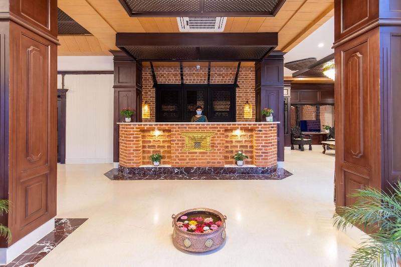 Lobby & Reception