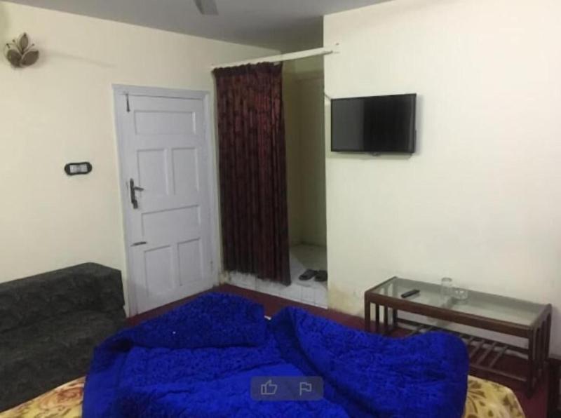 Mountain Tower Hotel image