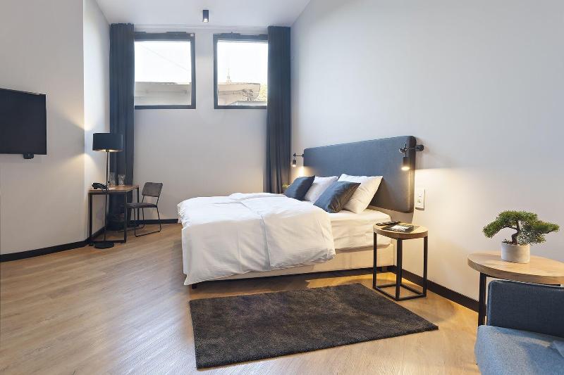 Kombinat Rooms City Center image