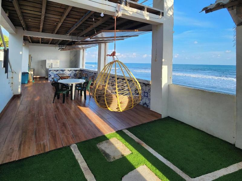 Aqua Vista Beach House image