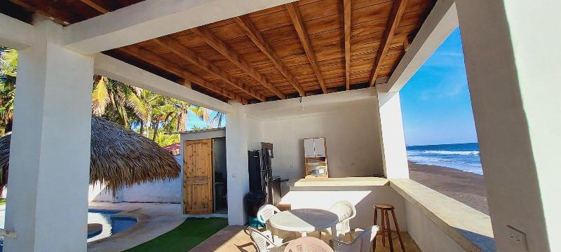 Aqua Vista Beach House image