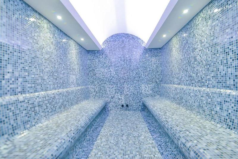 Qua Comfort Hotel image