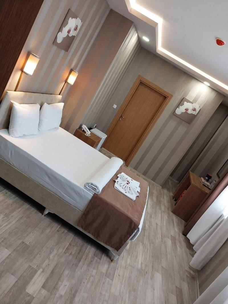 Pointbreak Hotel image