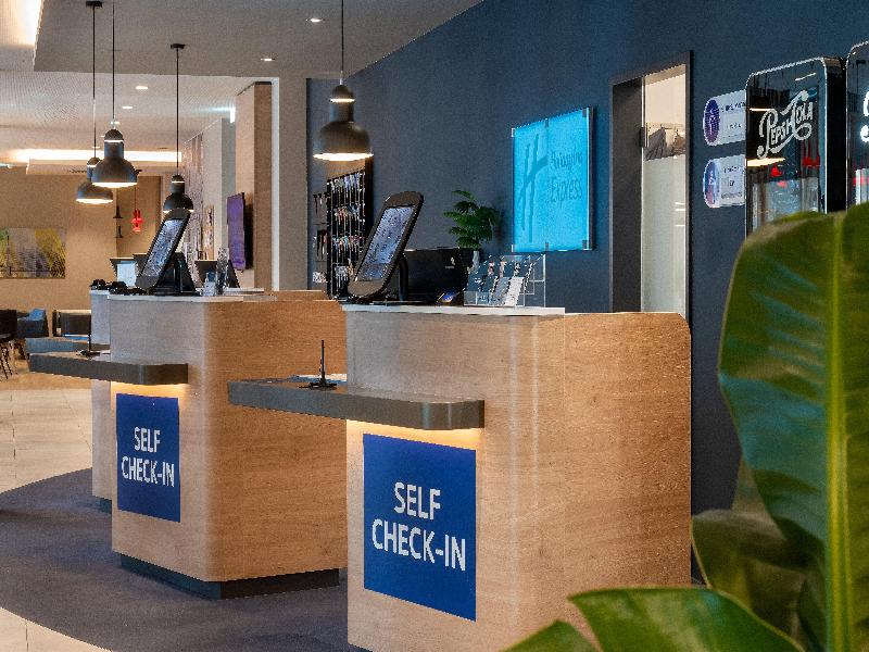 Holiday Inn Express Munich North image