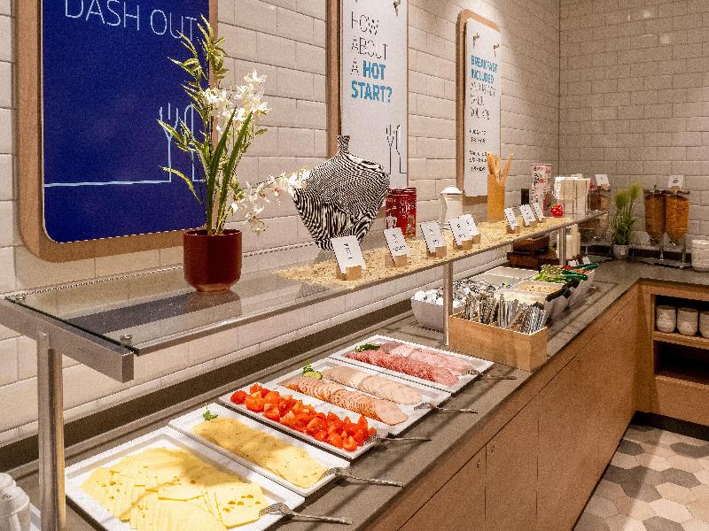 Holiday Inn Express Munich North image