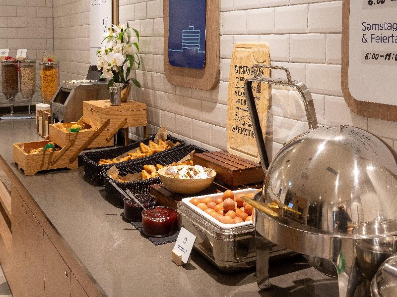 Holiday Inn Express Munich North image