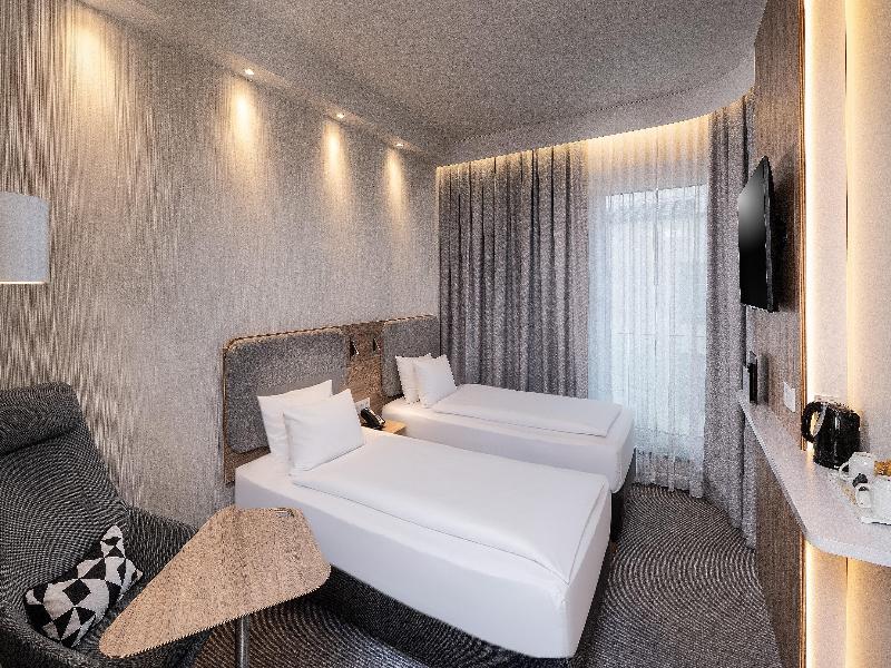 Holiday Inn Express Munich North image