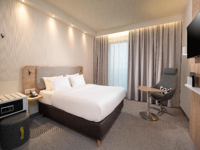 Holiday Inn Express Munich North image