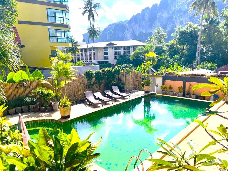 The Haleeva Aonang by ZUZU