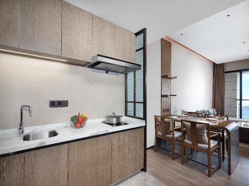 Holiday Inn and Suites Sanya Yalong Bay image