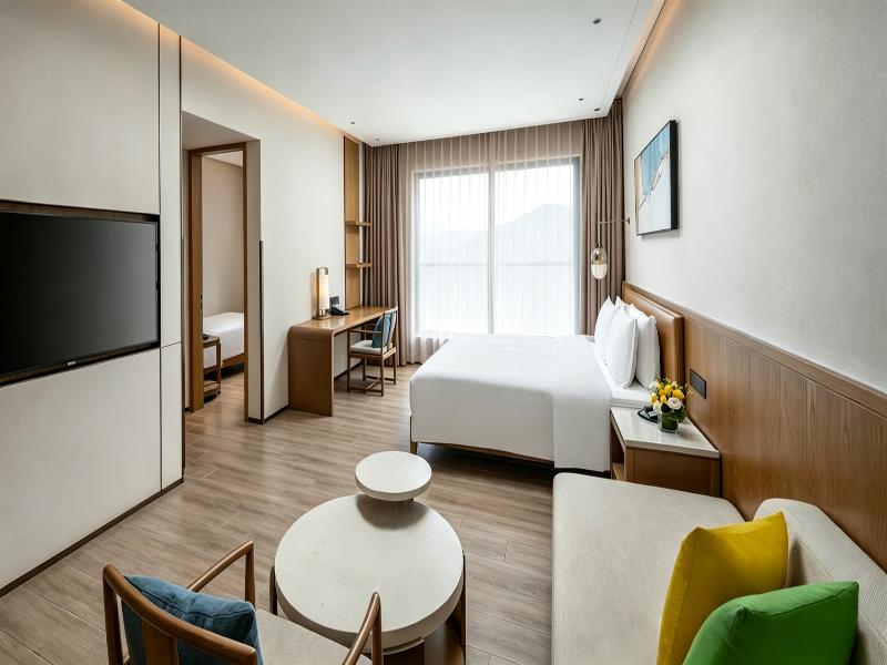 Holiday Inn and Suites Sanya Yalong Bay image