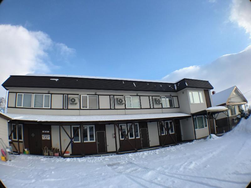 Tsuru Apartments