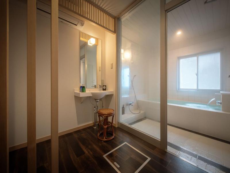 Yumori Onsen Hostel image