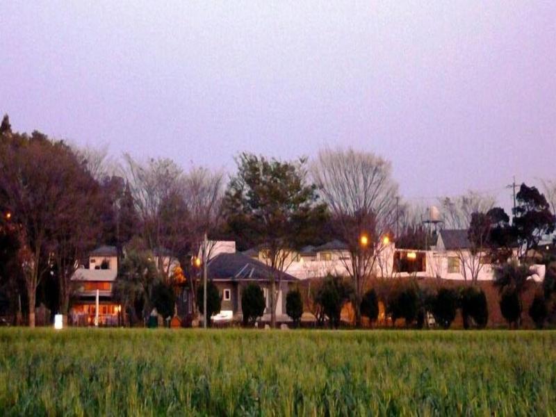 Lilac Hotels And Resort image