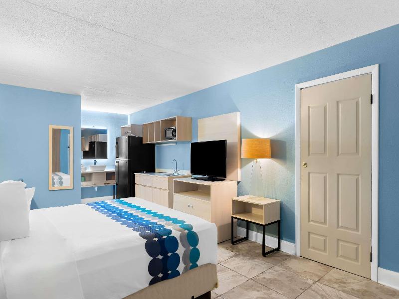 Suburban Studios Brunswick I-95 image