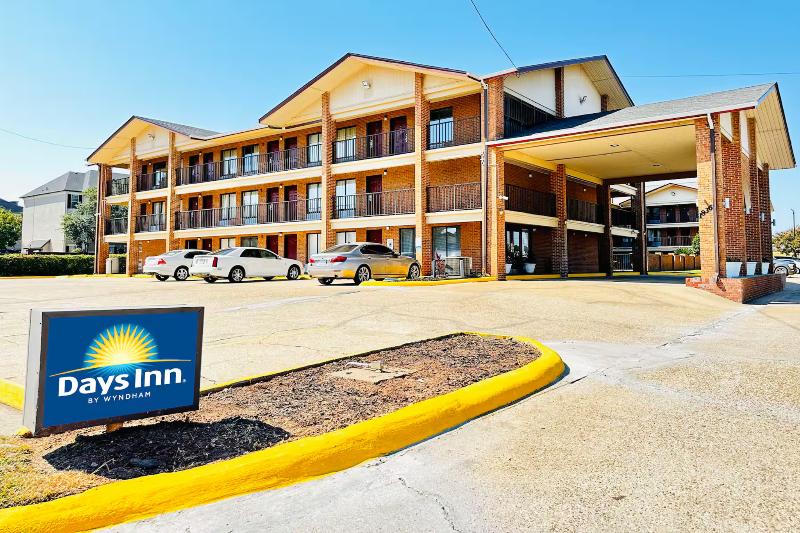 Days Inn & Suites By Wyndham Bossier City image