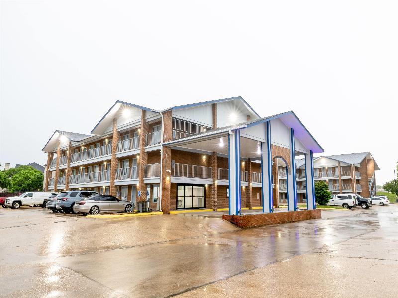 Days Inn & Suites By Wyndham Bossier City image