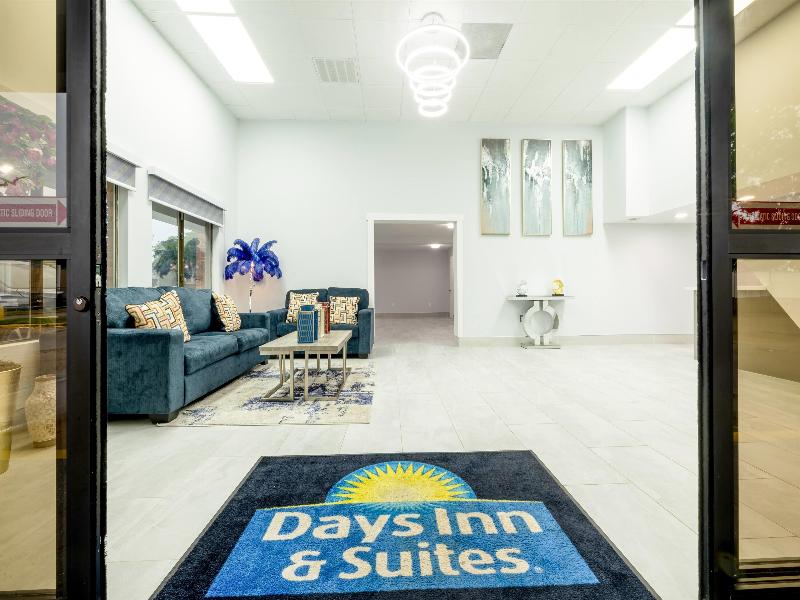 Days Inn & Suites By Wyndham Bossier City image