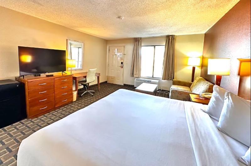 Days Inn & Suites By Wyndham Bossier City image