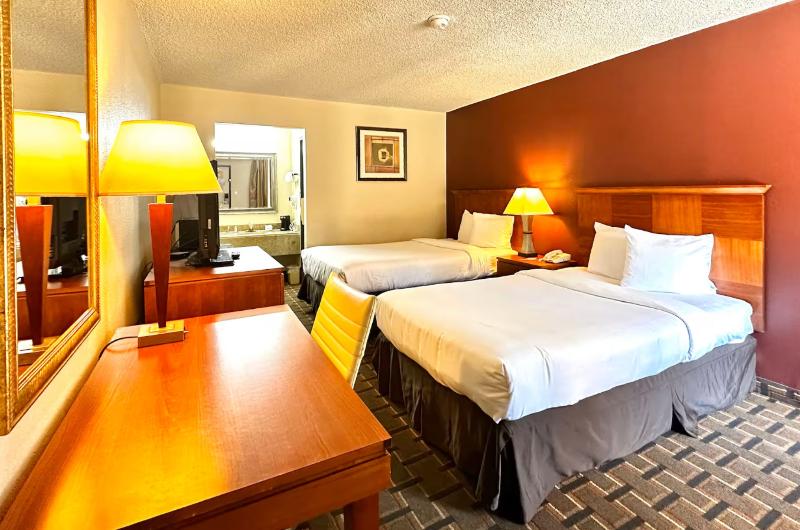 Days Inn & Suites By Wyndham Bossier City image