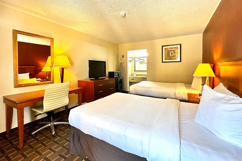 Days Inn & Suites By Wyndham Bossier City image