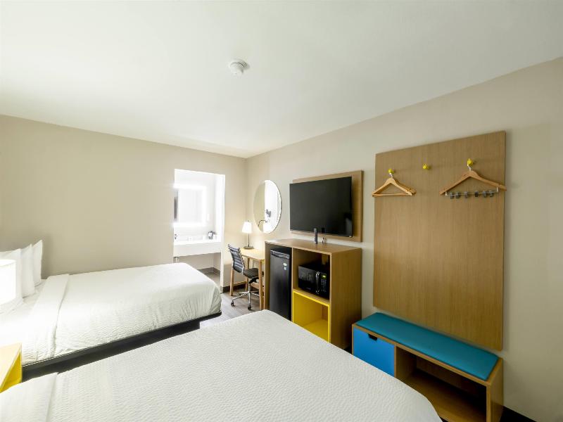 Days Inn & Suites By Wyndham Bossier City image
