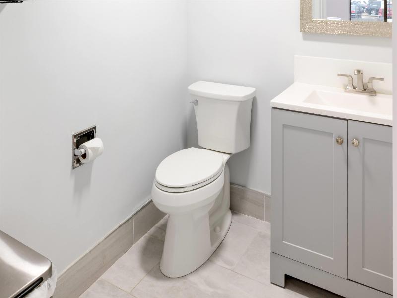 Days Inn & Suites By Wyndham Bossier City image