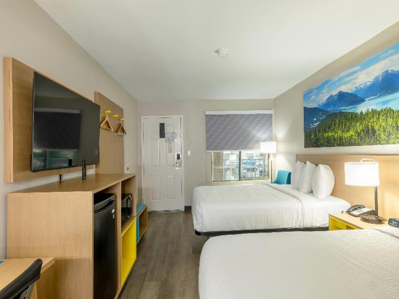 Days Inn & Suites By Wyndham Bossier City image