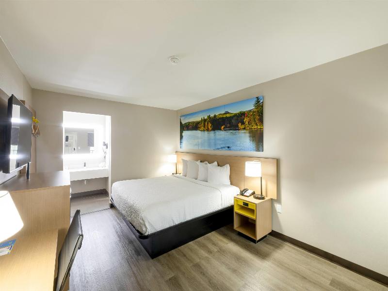 Days Inn & Suites By Wyndham Bossier City image