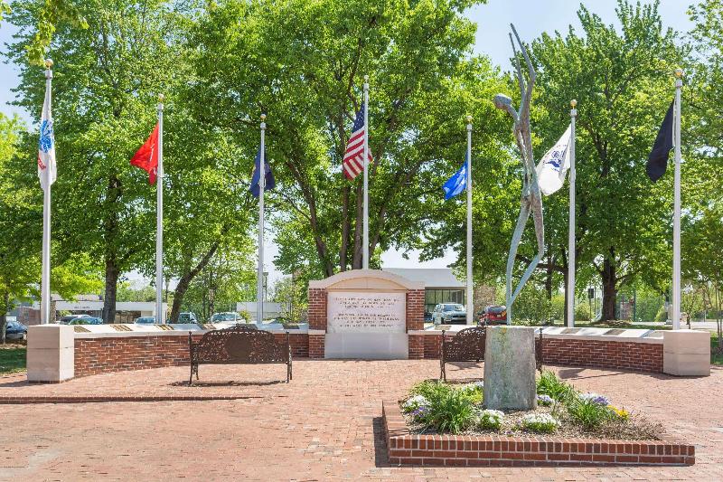 Clarion Pointe Greensboro Coliseum Area image