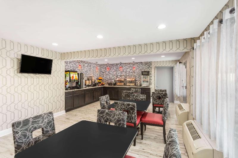 Clarion Pointe Greensboro Coliseum Area image