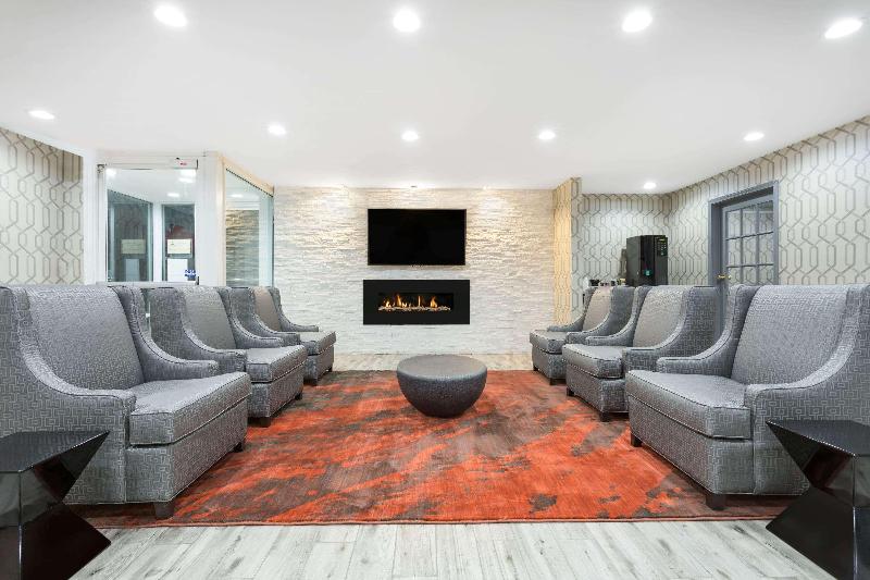 Clarion Pointe Greensboro Coliseum Area image