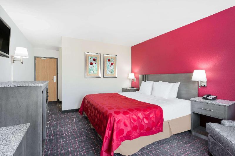 Clarion Pointe Greensboro Coliseum Area image