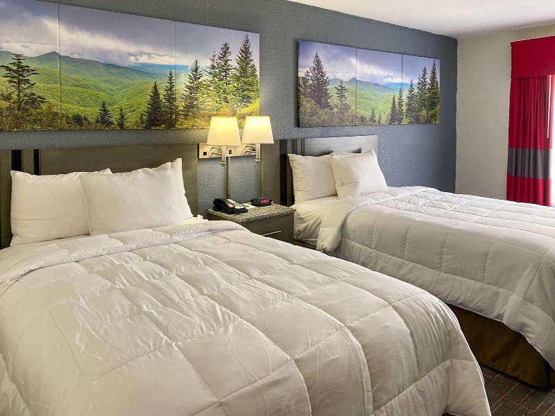 Clarion Pointe Greensboro Coliseum Area image