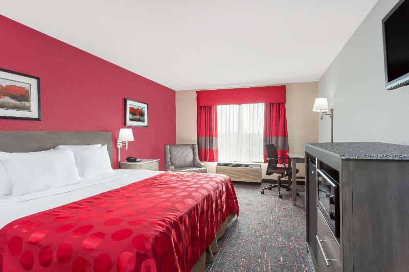 Clarion Pointe Greensboro Coliseum Area image