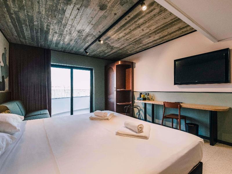ibis Styles ST Pauls Bay Malta image