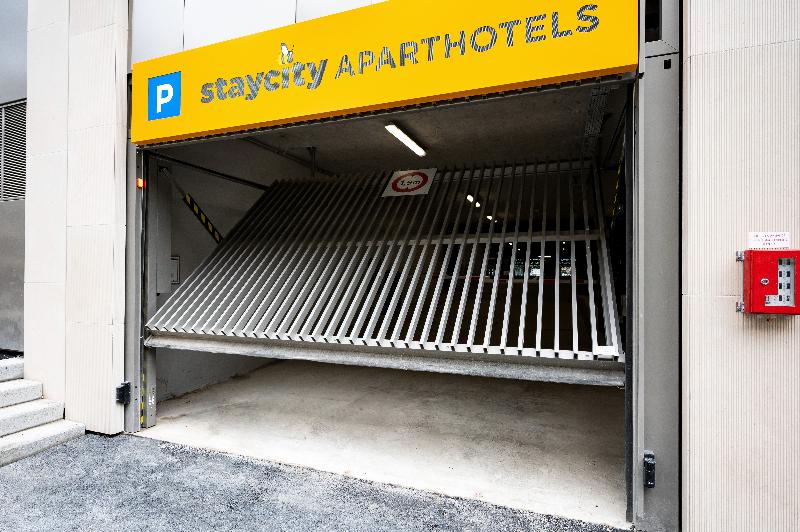 Staycity Aparthotels Paris La Defense image