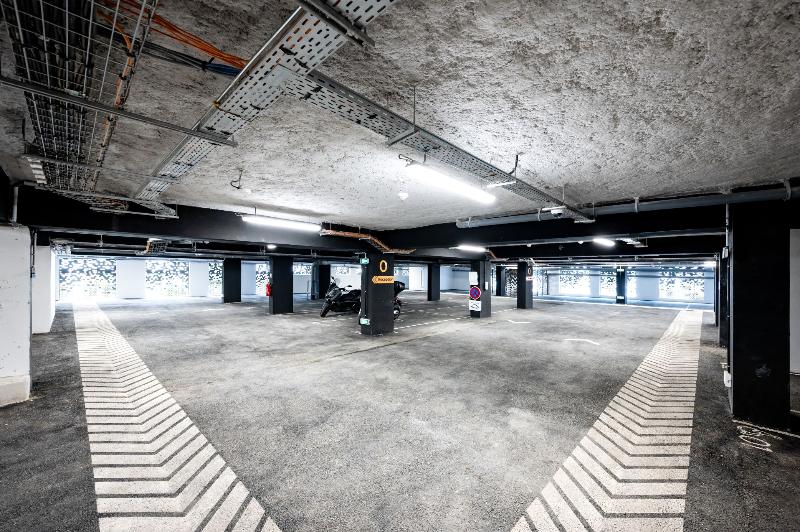 Staycity Aparthotels Paris La Defense image