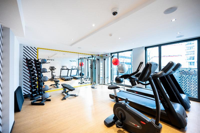 Staycity Aparthotels Paris La Defense image