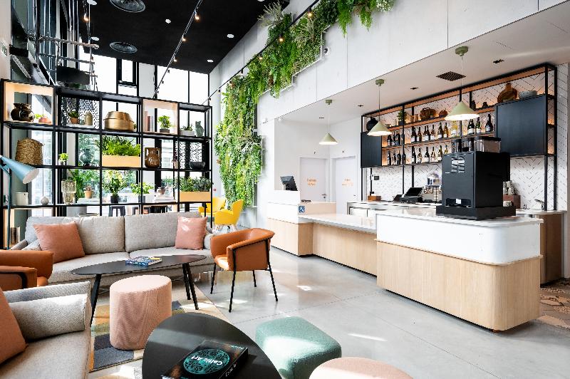 Staycity Aparthotels Paris La Defense image