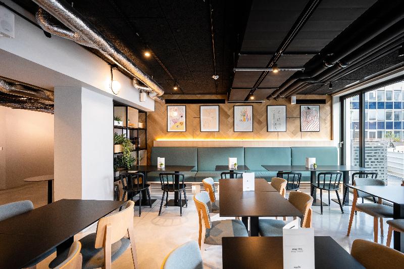 Staycity Aparthotels Paris La Defense image
