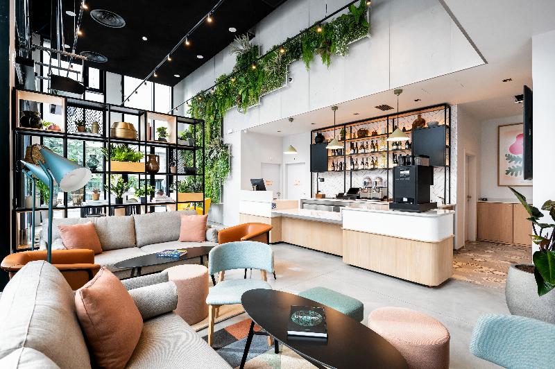 Staycity Aparthotels Paris La Defense image